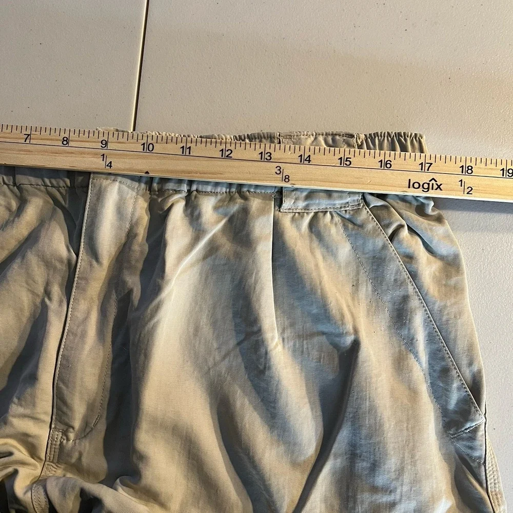 Simms Shorts Men's Size Large‎ Beige Nylon Zip Pocket Cargo Fishing Outdoors